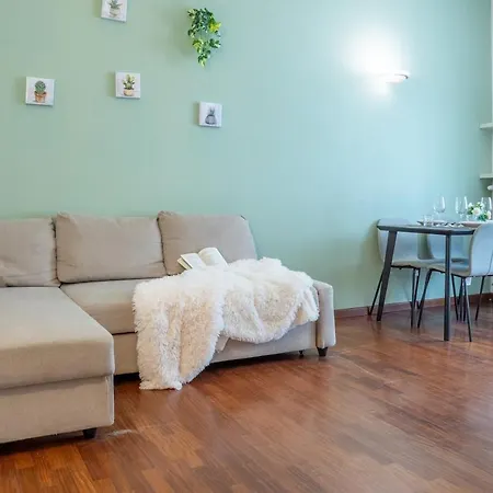 Duomo 10 Minutes Away Spacious 5 Pax Balcony Wifi Ac 아파트 *