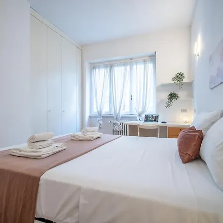 Appartamento Duomo 10 Minutes Away Spacious 5 Pax Balcony Wifi Ac