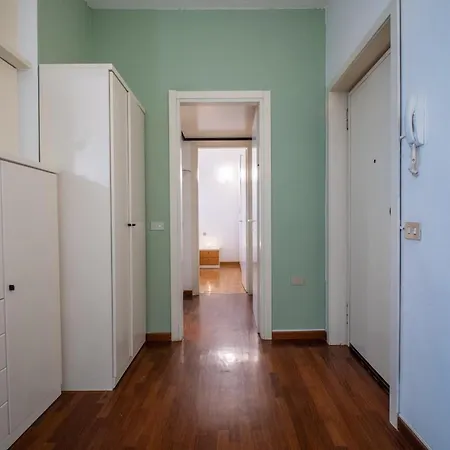 Appartamento Duomo 10 Minutes Away Spacious 5 Pax Balcony Wifi Ac Milano