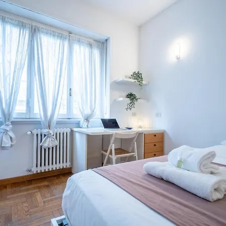 Appartamento Duomo 10 Minutes Away Spacious 5 Pax Balcony Wifi Ac