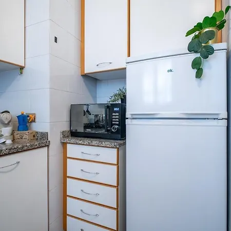 Duomo 10 Minutes Away Spacious 5 Pax Balcony Wifi Ac 밀라노