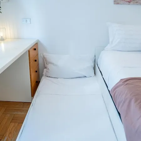 Appartamento Duomo 10 Minutes Away Spacious 5 Pax Balcony Wifi Ac Milano
